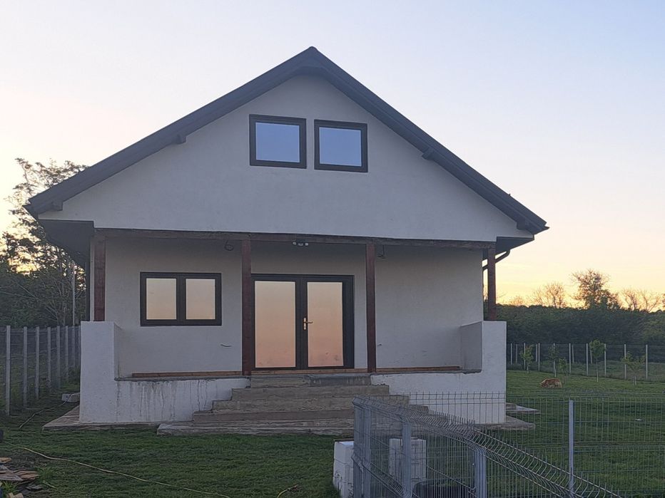 Casă de vânzare.