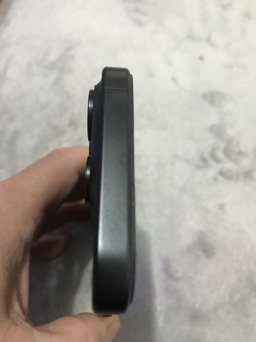 Iphone 15 pro       ,