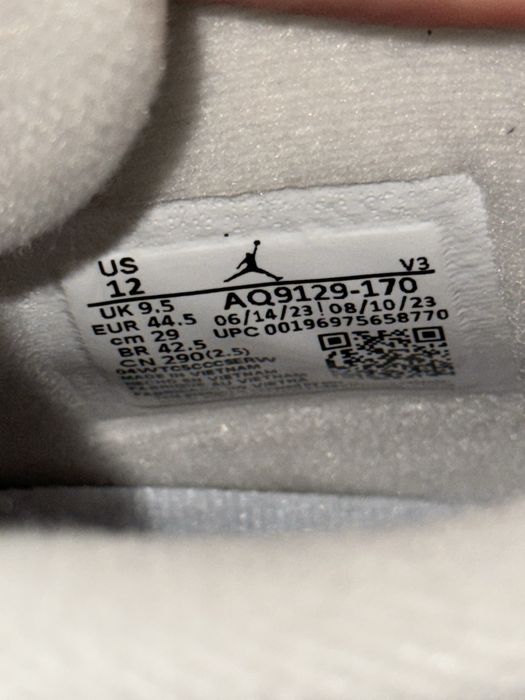 Air Jordan 4 Retro Metallic Gold mărimea EU/44.5