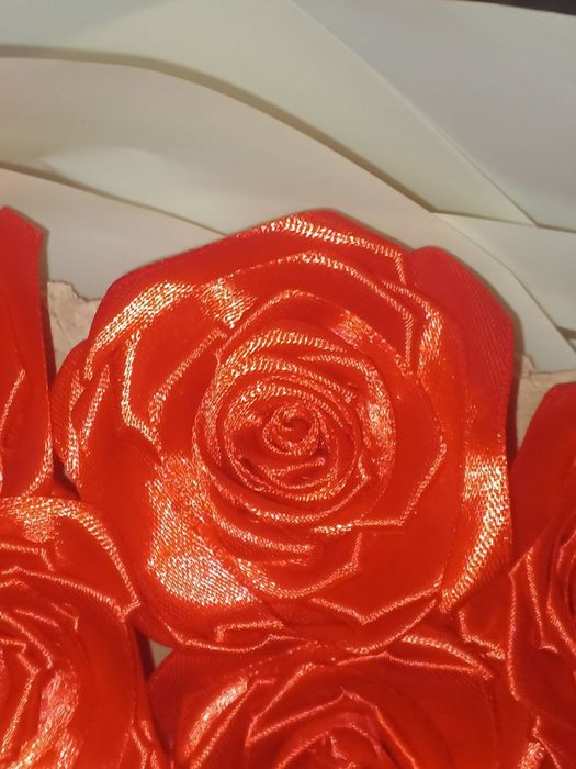 Gul sotiladi yasab ham beriladi