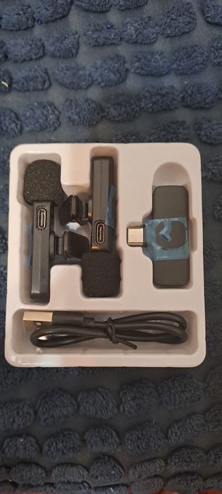 Microfon cu lavariera