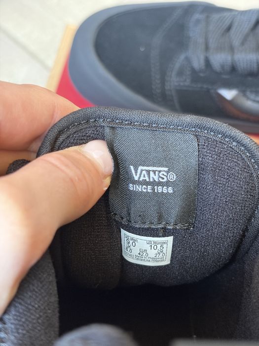 Абсолютно нови оригинални Vans Knu Skool