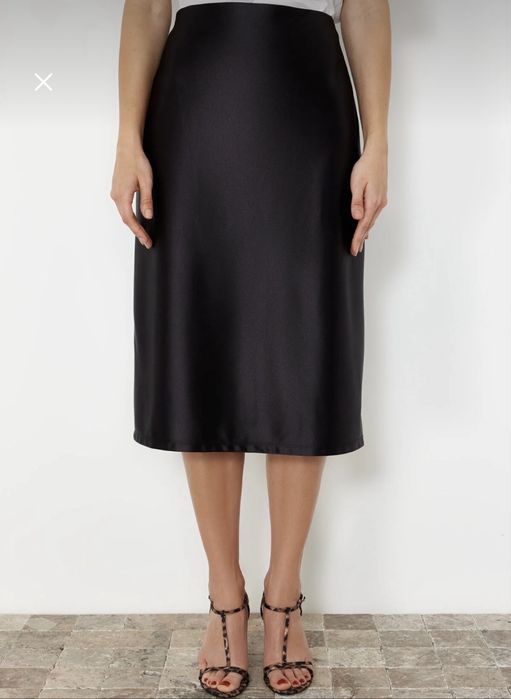 Fusta midi din satin negru XS