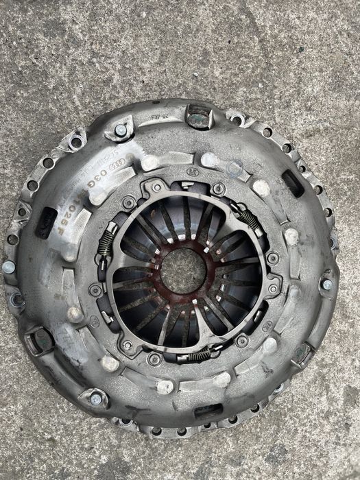 Съединител комплект(маховик,феродо притискател)Ауди 2.0tdi а3 vw seat