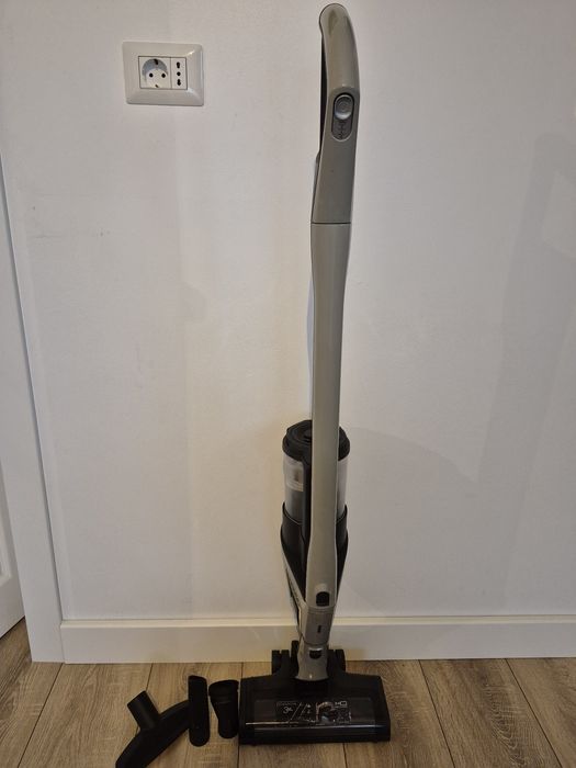 Aspirator fara fir MIELE