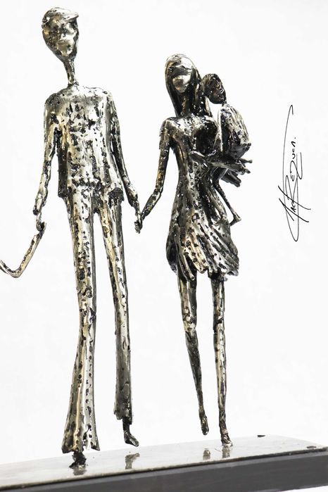 Sculptura Familie- fir otel Andrei Ghita -metal sculptor