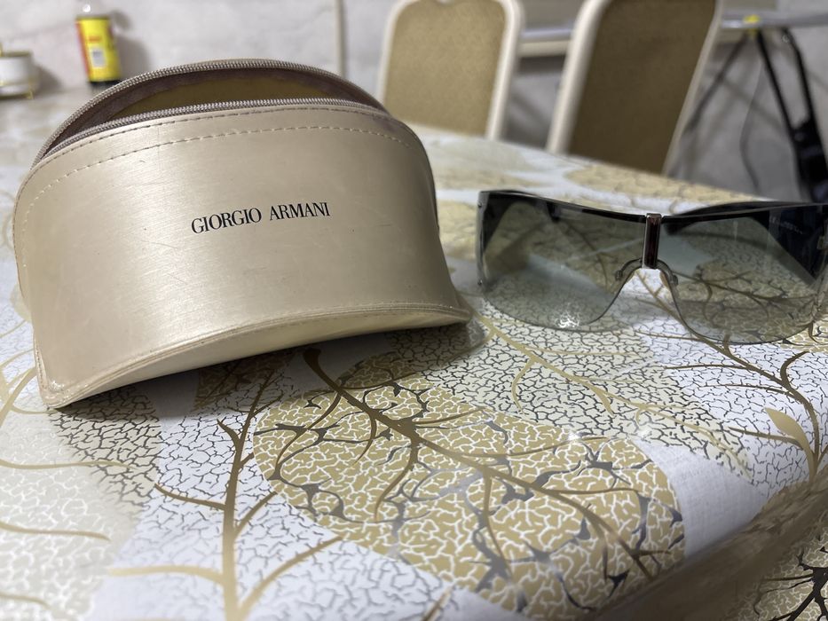 Продам очки армани в с чехлом