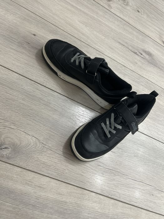 Продам хорошем состаянием кросовки