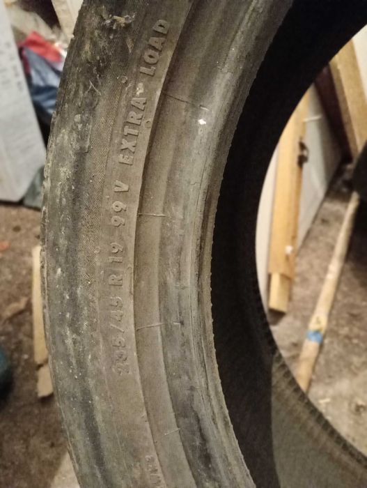 Летни Гуми 235/45/19 Continental