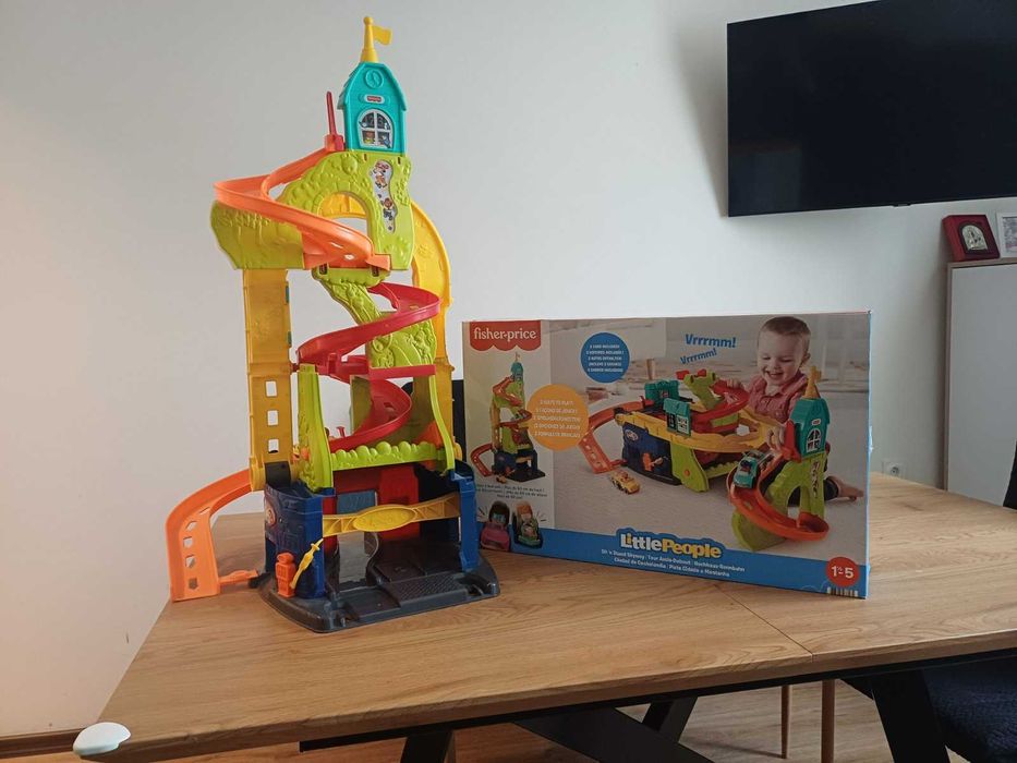 Fisherprice писта кула 1,5 до 5 години