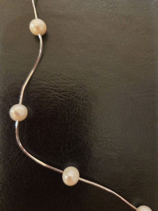 Продается серебряное колье с жемчугом