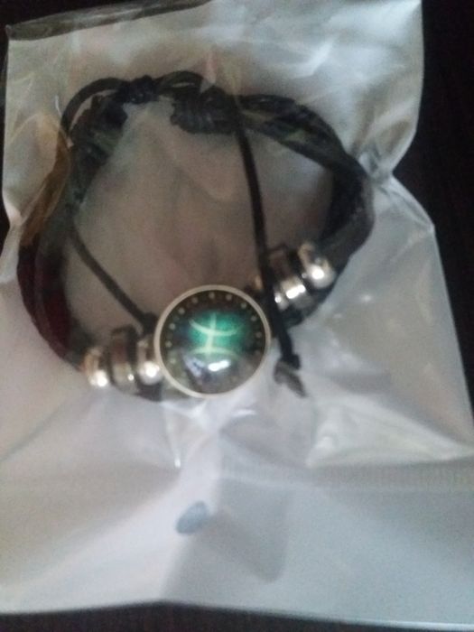 vand brățara din piele energetică