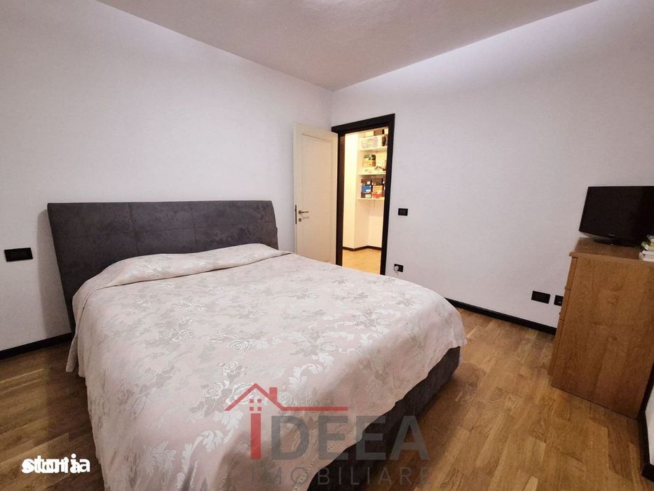 Apartament cu 3 camere, decomandat, ultracentral