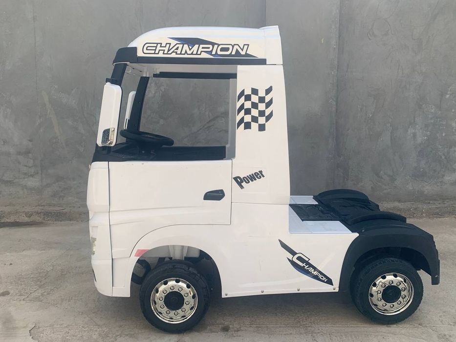 Bolalar Moshinchasi furacha
olinganiga 1 yil bugan 
Holati yahshi 
Ak