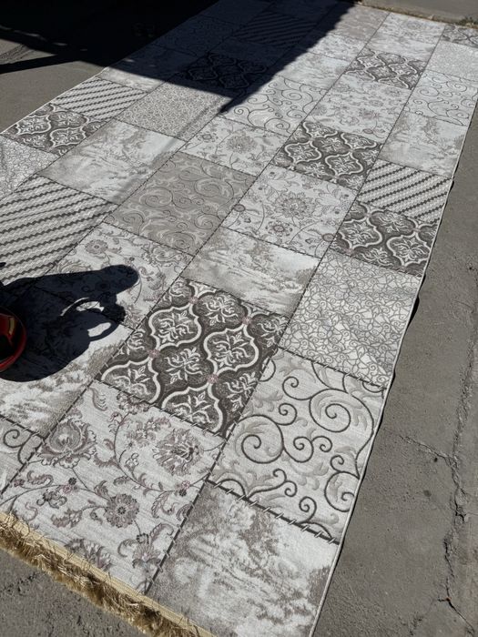 Ковер в отличном состояний