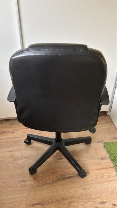 Офис стол с кожа