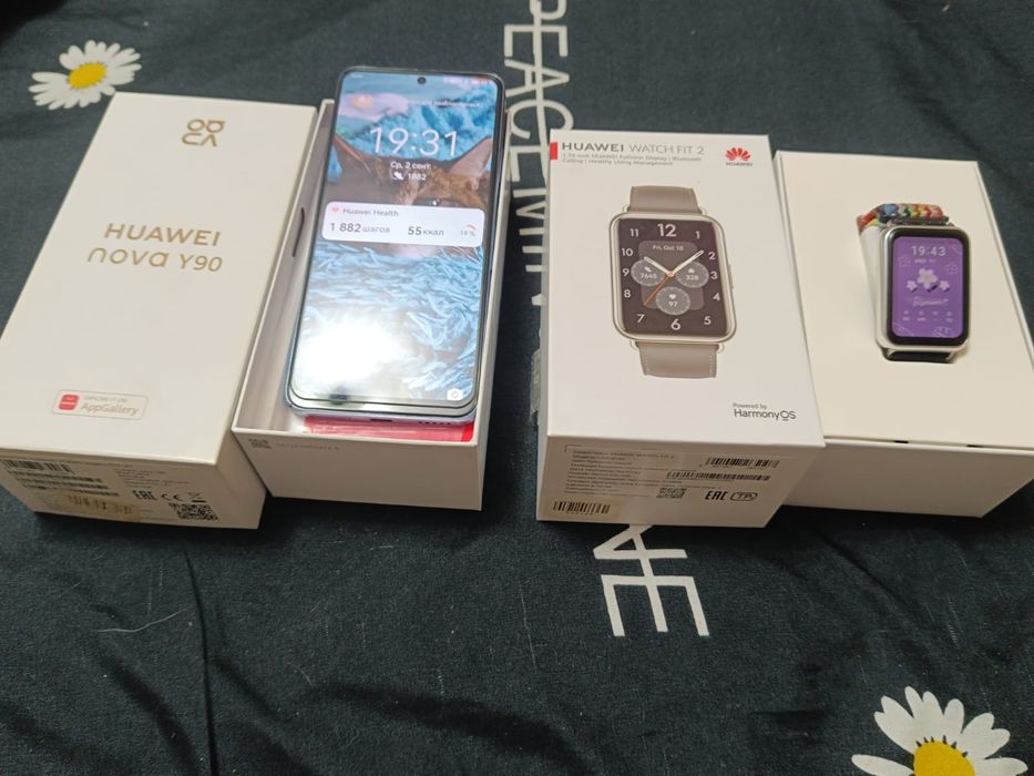 Продам телефон Huawei y90 часы.