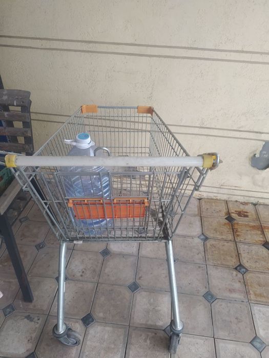 Тележка для магазинов и супермаркетов