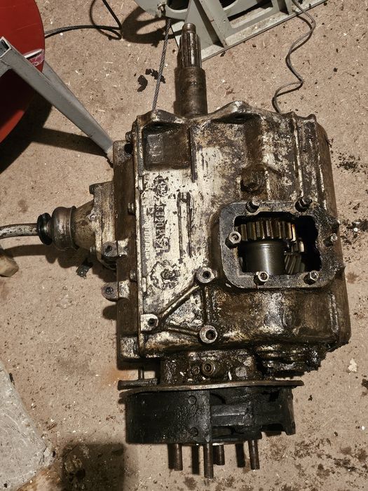 Продам коробку на зил 130