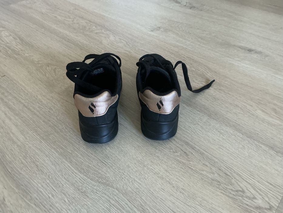 Skechers negri cu auriu, marimea 32
