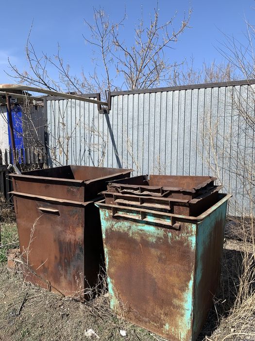 Мусорные контейнеры