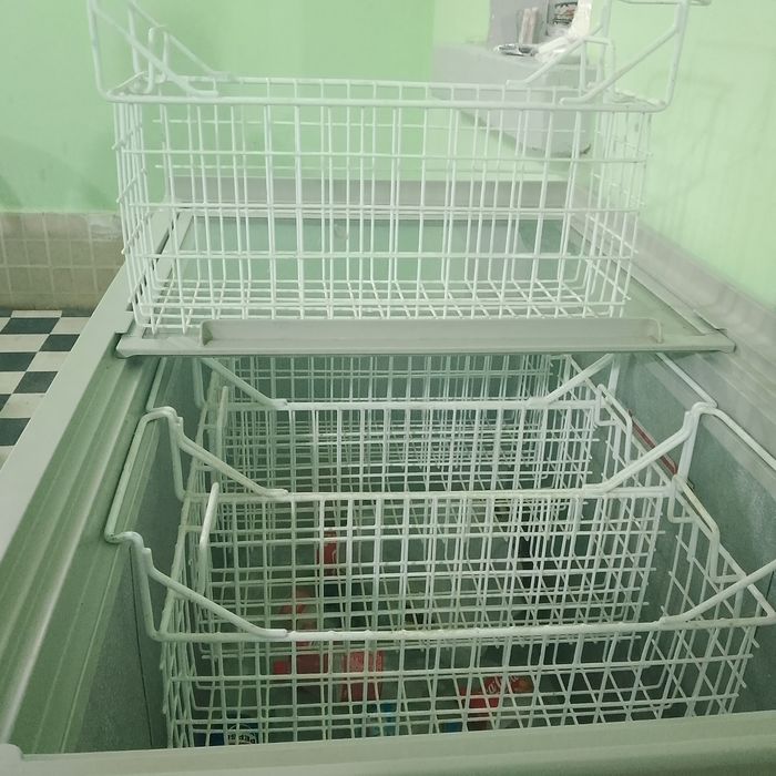 Muzlatgich muzqaymoq va ichimliklar uchun