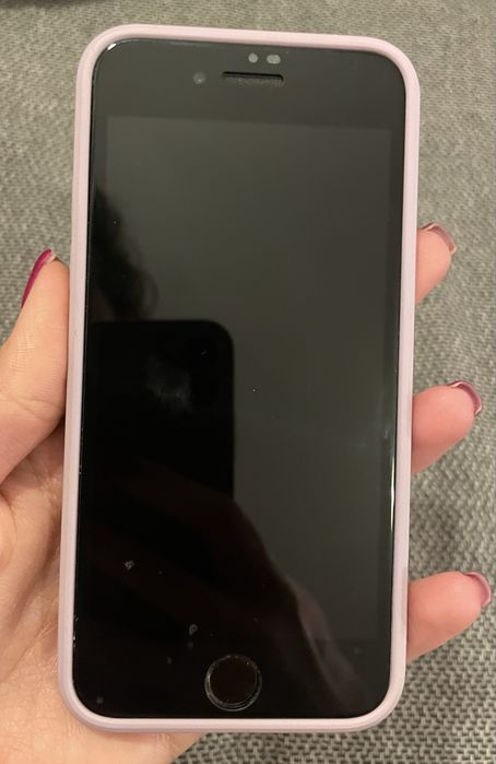 Iphone SE 2020 червен