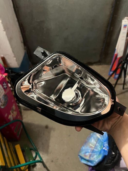Продам противотуманку w211