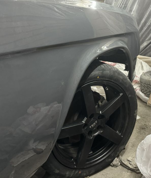 Продам диски r 18 вместе с летней резиной