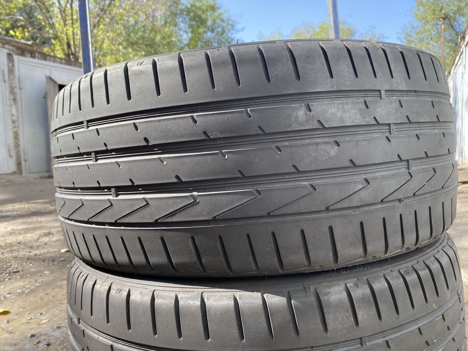 225/35/19 пара бу ханкок