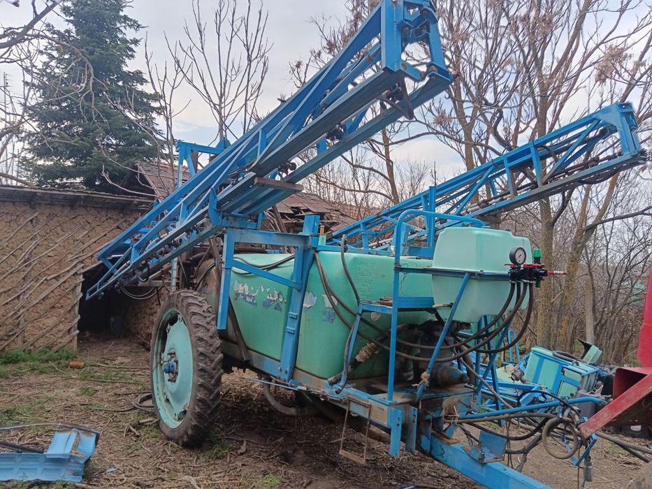 Instalație erbicidat Berthoud 2500 litri 24 metri