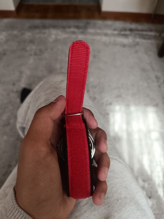 Часы детские красные