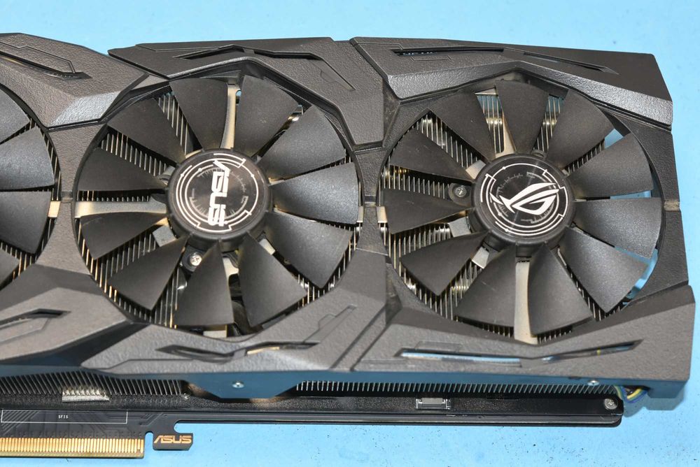 Видео карта ASUS ROG STRIX Radeon RX 580 O8G GAMING