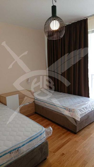 Дава се под наем Тристаен апартамент в София, Център - 100 кв.м за 890 € - Снимка #3