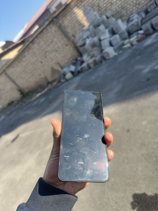 Redmi k 70e srochnaga sotiladi bez karobka
