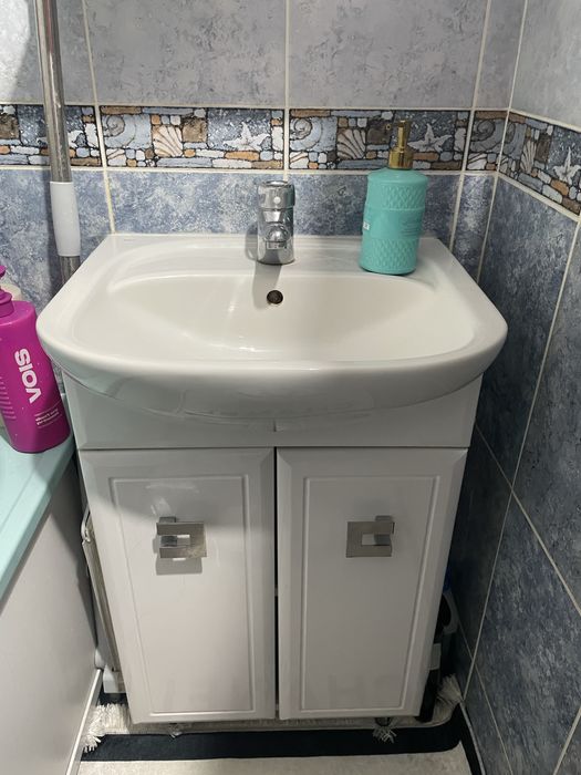 Раковина с тумбой