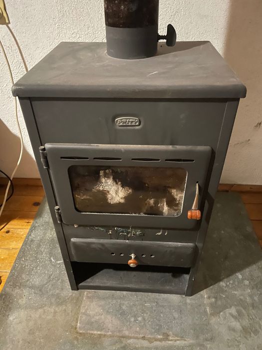 Prıty камина твърдо гориво