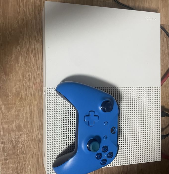 Xbox One s продам