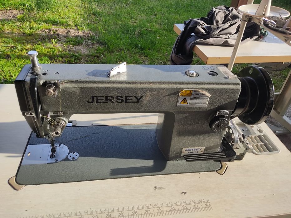 Швейная машинка японская