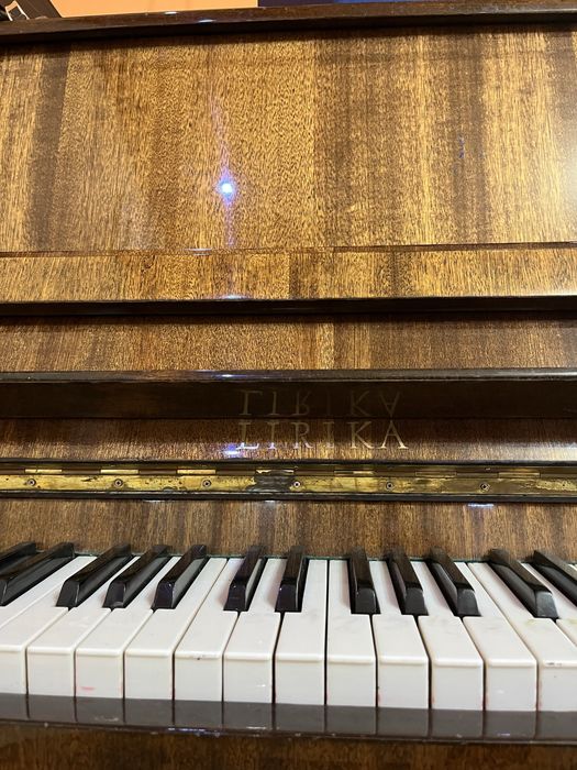 Pianina  Lirika