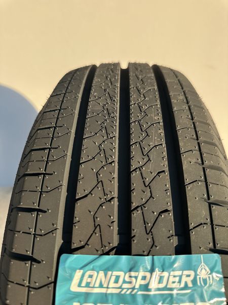 Нови Летни Бусови Гуми LANDSPIDER DURATRAXX 195/70R15C 104102S