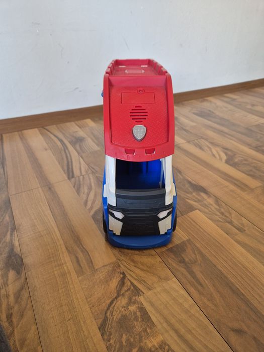 Комион на пес патрул