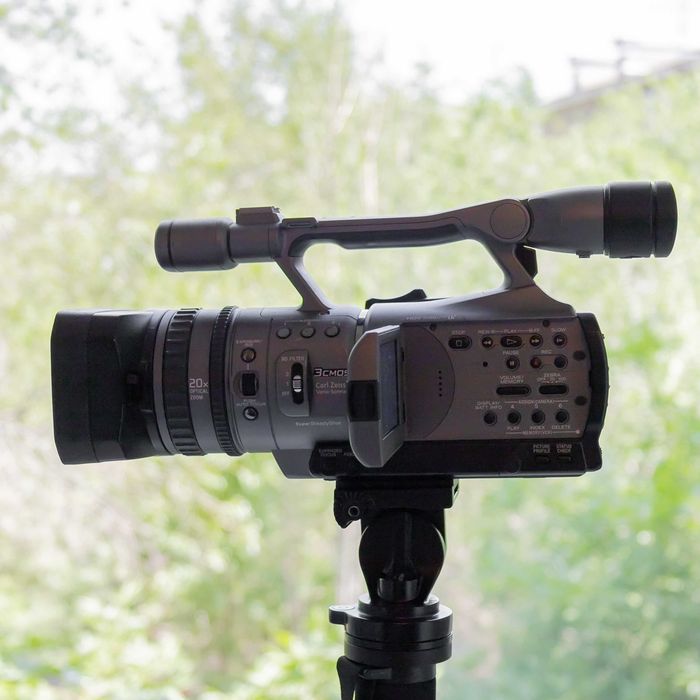 Видеокамера SONY HDR-FX7E