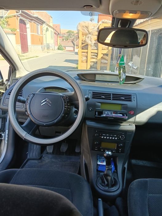 Vând Citroen C4 2009