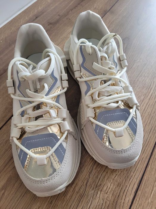 Страхотни спортни обувки