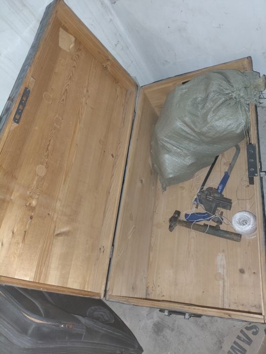 Продам мебель старинный реаритет сундукк