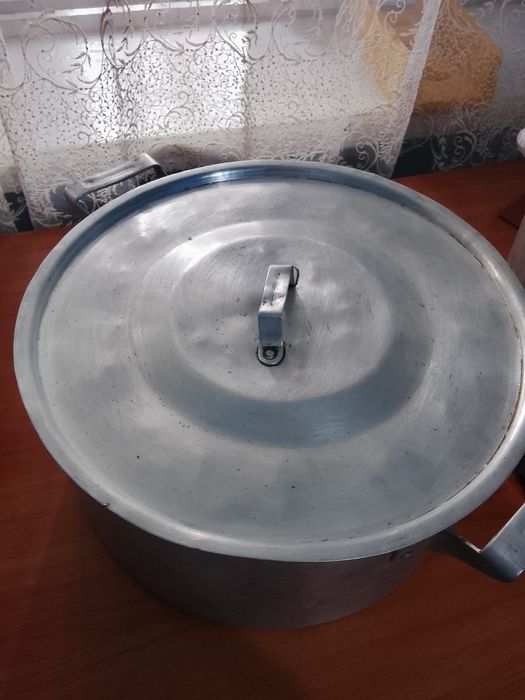Продам кострюли болшие