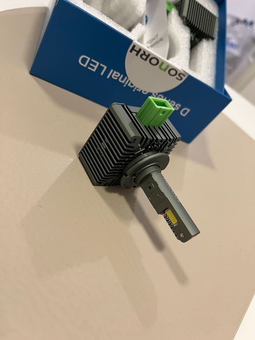 Vând Becuri led xenon D3S 32000 lm( Ofer factura și garanție 24 luni )