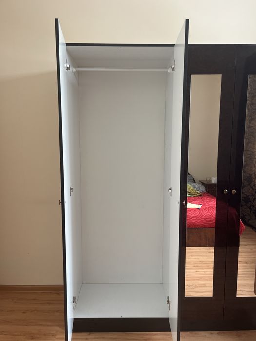 Спальный шкаф для одежды