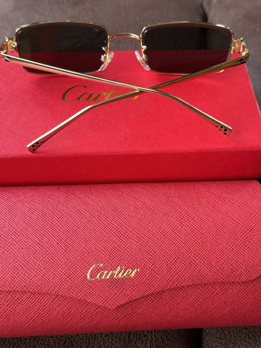 Слънчеви очила със златна рамка